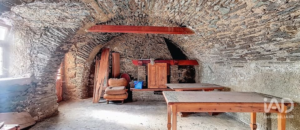 House 9 rooms of 275 m² in Quart (11020)