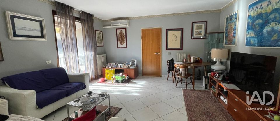 Four-room apartment of 117 m² in Mulazzano (26837)