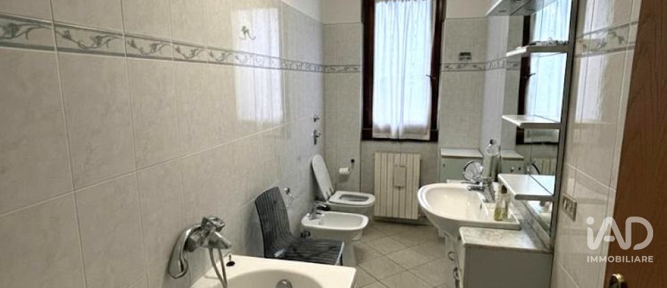 Four-room apartment of 117 m² in Mulazzano (26837)