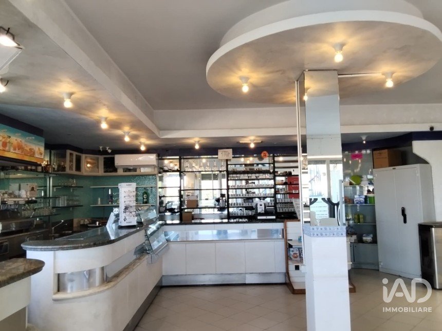 Bar of 66 m² in Senigallia (60019)