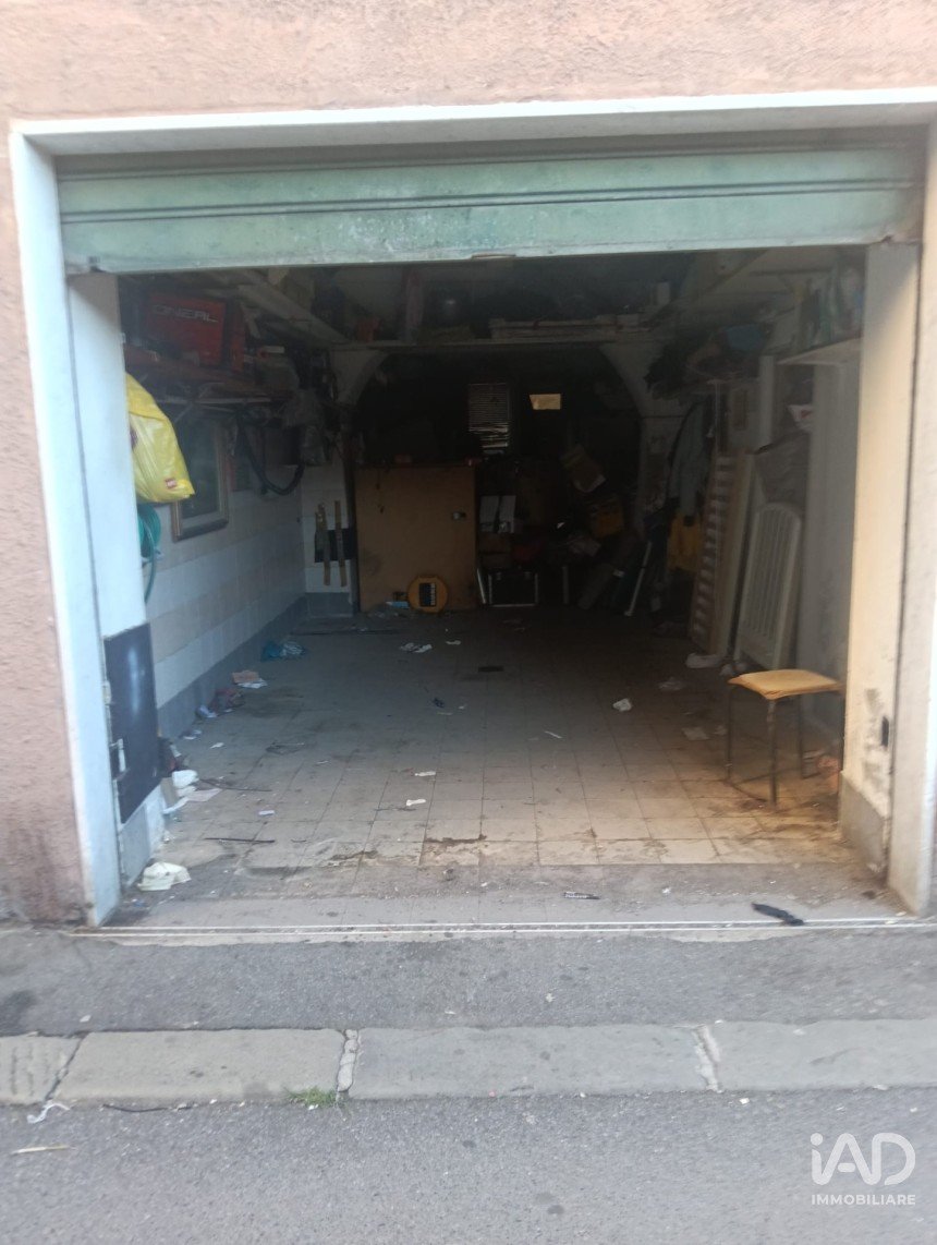 Parking of 27 m² in Genova (16151)