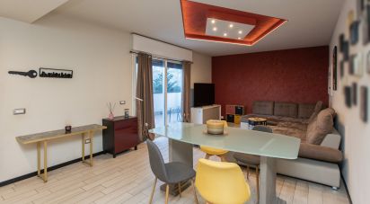 Casa indipendente / Villa 3 locali di 141 m² in Busto Arsizio (21052)