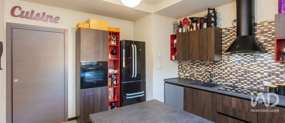 Casa indipendente / Villa 3 locali di 141 m² in Busto Arsizio (21052)