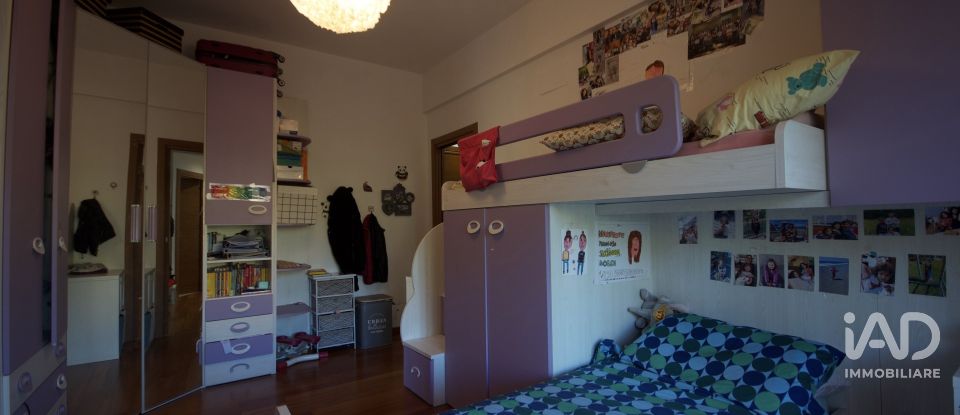 Three-room apartment of 76 m² in Genova (16141)