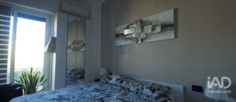 Three-room apartment of 76 m² in Genova (16141)