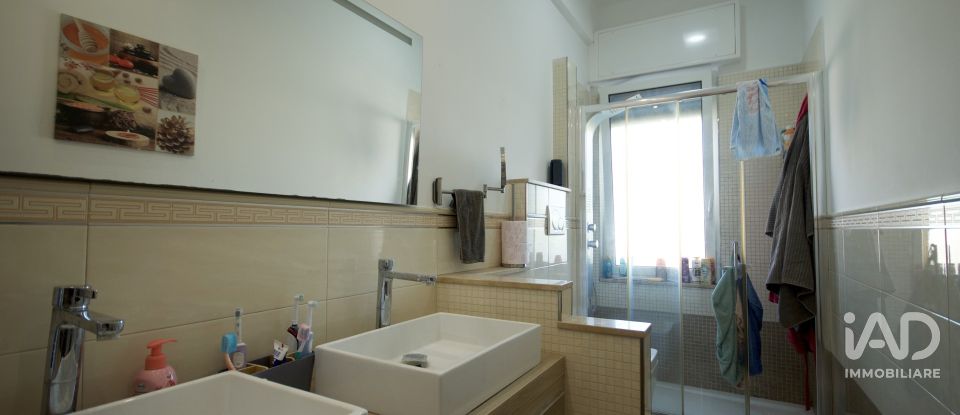 Three-room apartment of 76 m² in Genova (16141)