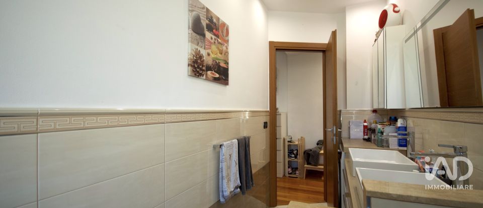 Three-room apartment of 76 m² in Genova (16141)