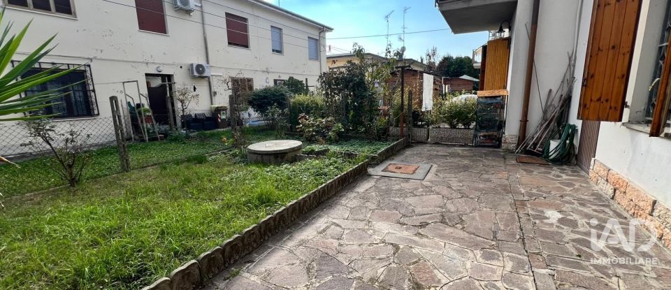 Villa a schiera 4 locali di 138 m² in Finale Emilia (41035)