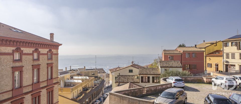 Appartamento 7 locali di 130 m² a Castelfidardo (60022)