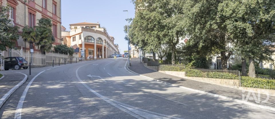 Appartamento 7 locali di 130 m² a Castelfidardo (60022)