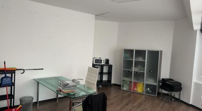 Laboratorio di 60 m² in Genova (16129)