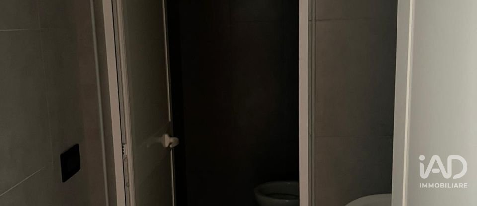 Laboratorio di 60 m² in Genova (16129)