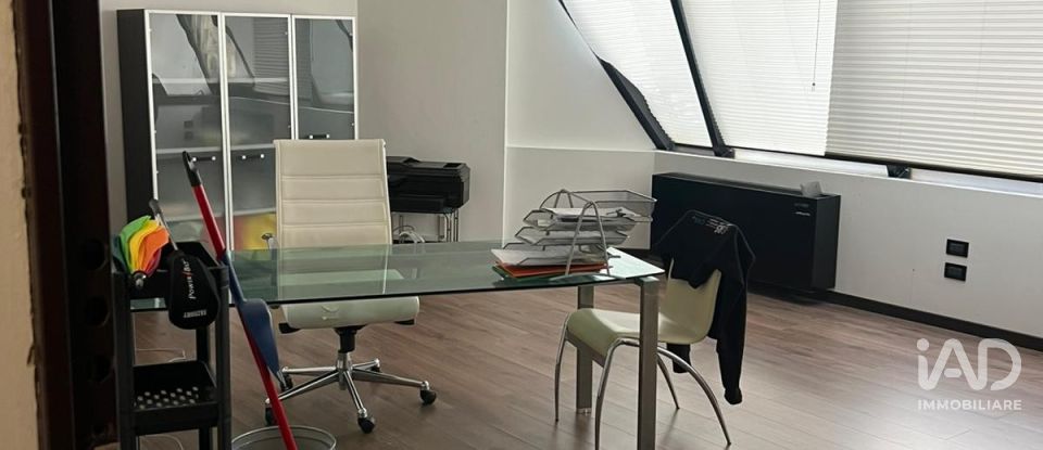 Laboratorio di 60 m² in Genova (16129)