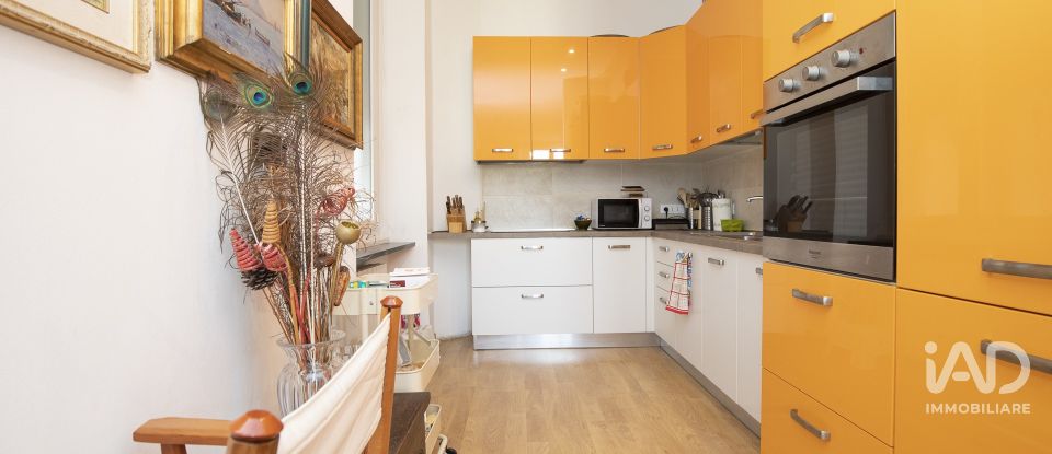 Four-room apartment of 120 m² in Genova (16121)