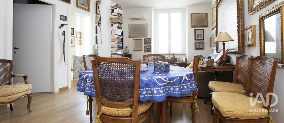 Four-room apartment of 120 m² in Genova (16121)