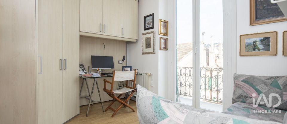 Four-room apartment of 120 m² in Genova (16121)