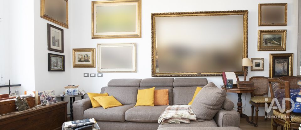 Four-room apartment of 120 m² in Genova (16121)