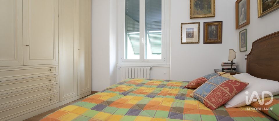 Four-room apartment of 120 m² in Genova (16121)