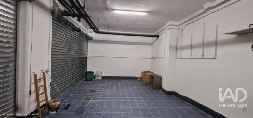Posto auto di 290 m² in Genova (16149)
