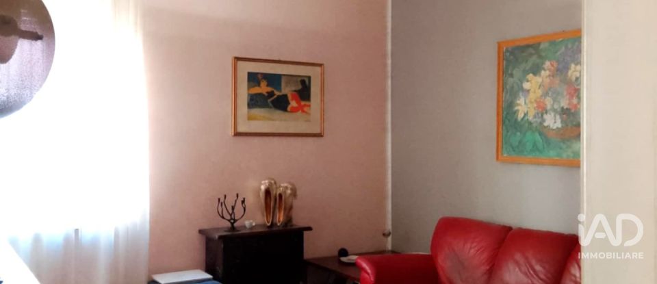 Appartamento 5 locali di 80 m² a Alessandria (15121)