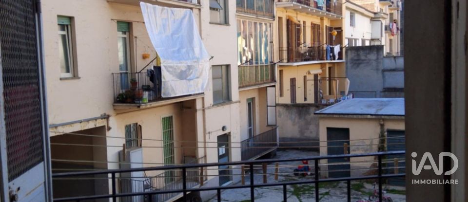 Appartamento 5 locali di 80 m² a Alessandria (15121)