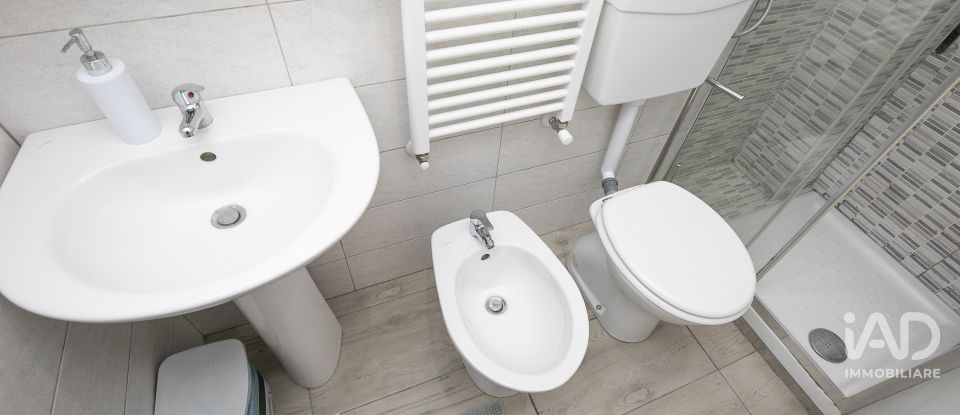 Appartamento 7 locali di 80 m² a Genova (16126)