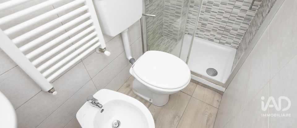 Appartamento 7 locali di 80 m² a Genova (16126)