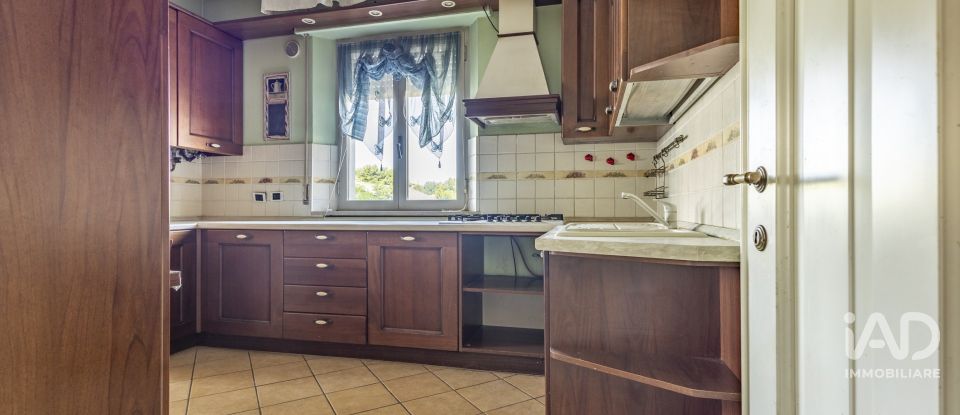 Appartamento 6 locali di 139 m² a Falconara Marittima (60015)