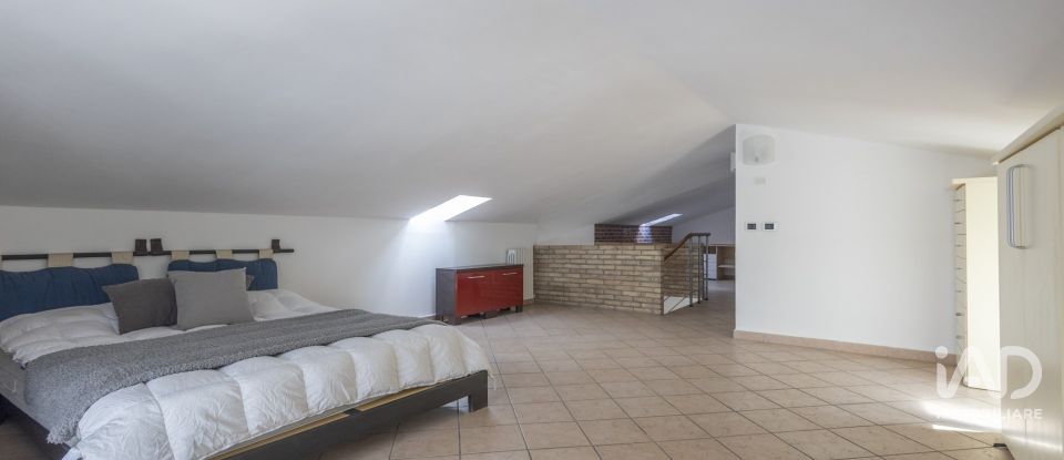 Appartamento 6 locali di 139 m² a Falconara Marittima (60015)