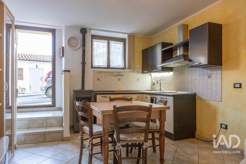 House 7 rooms of 85 m² in Apiro (62021)