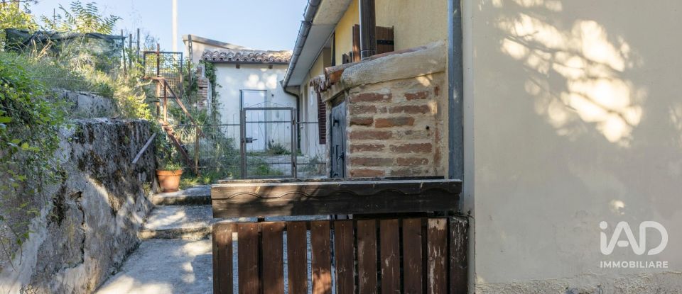 House 7 rooms of 85 m² in Apiro (62021)