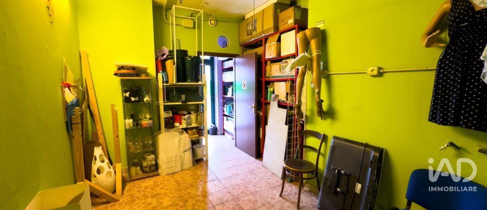 Attività locali di 92 m² in Assisi (06081)