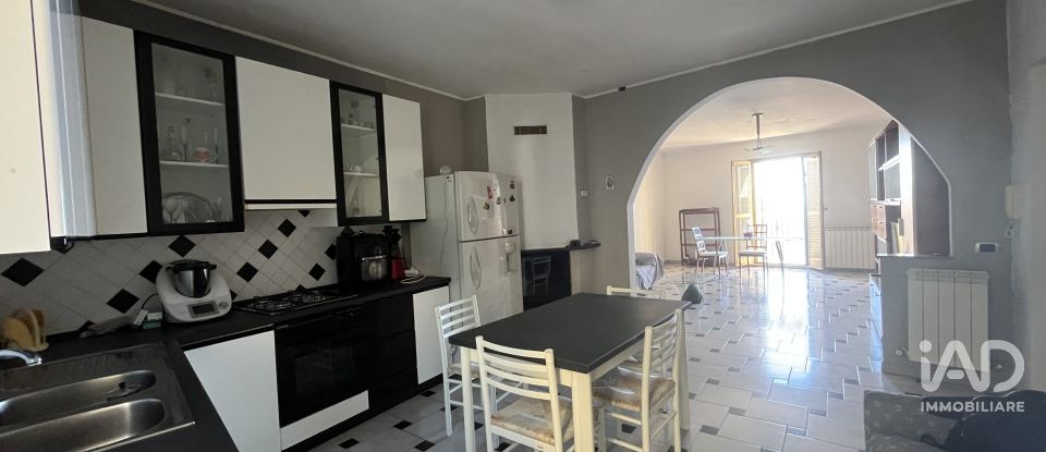 Appartamento 6 locali di 141 m² a - (87030)