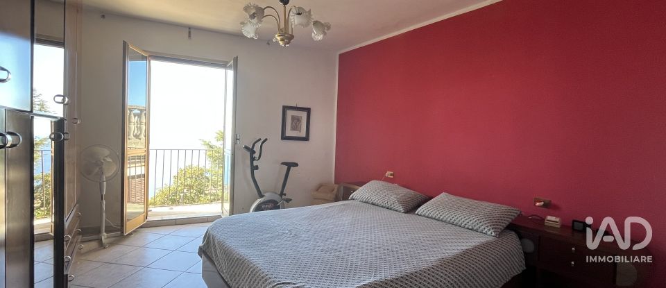 Appartamento 6 locali di 141 m² a - (87030)