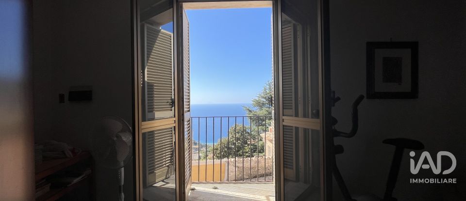 Appartamento 6 locali di 141 m² a - (87030)