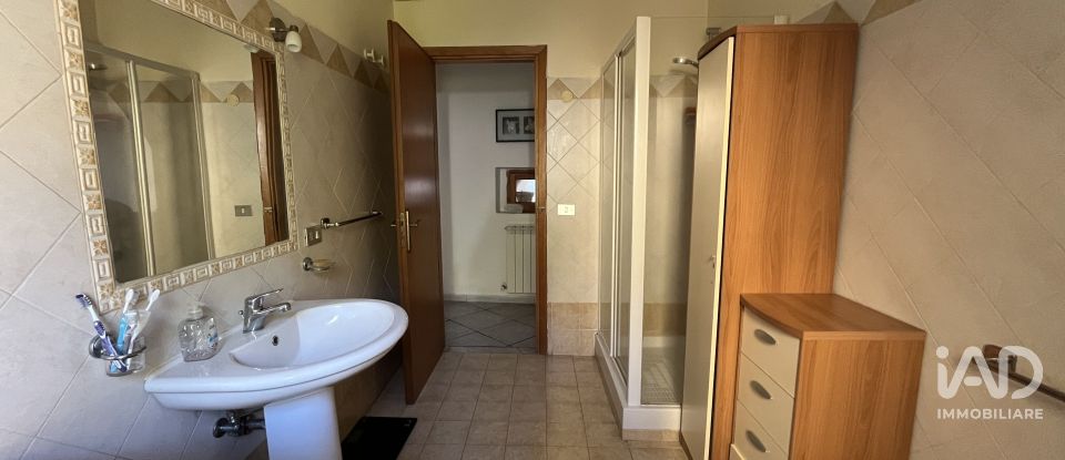 Appartamento 6 locali di 141 m² a - (87030)