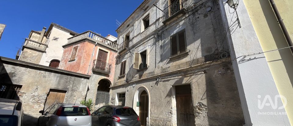 Appartamento 6 locali di 141 m² a - (87030)