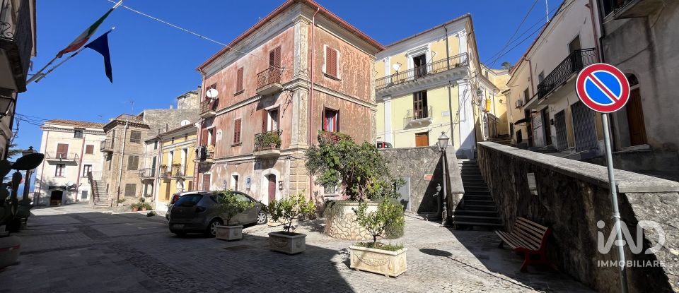 Appartamento 6 locali di 141 m² a - (87030)