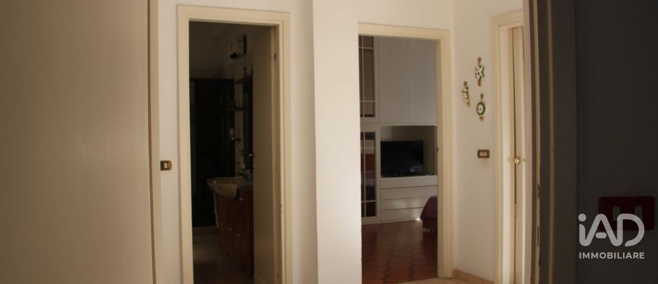 Three-room apartment of 105 m² in Roma (00141)