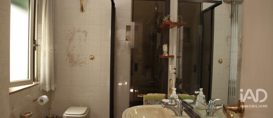 Three-room apartment of 105 m² in Roma (00141)