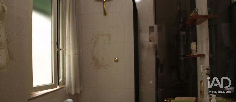 Three-room apartment of 105 m² in Roma (00141)