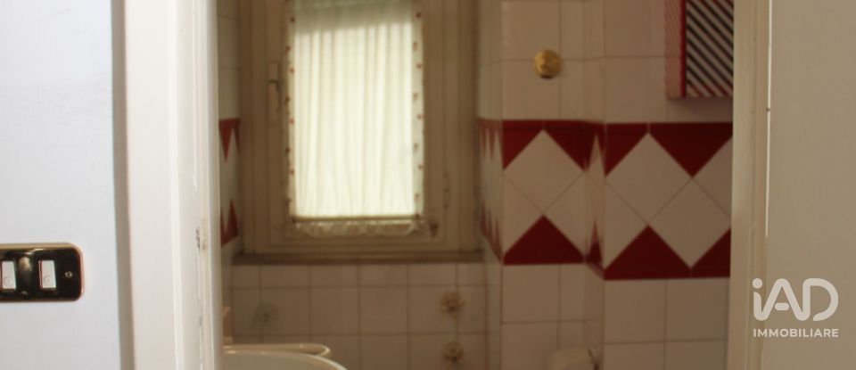 Three-room apartment of 105 m² in Roma (00141)