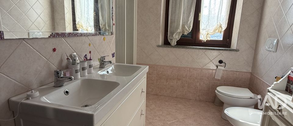 Villa Bifamiliare 3 locali di 157 m² in Vignole Borbera (15060)