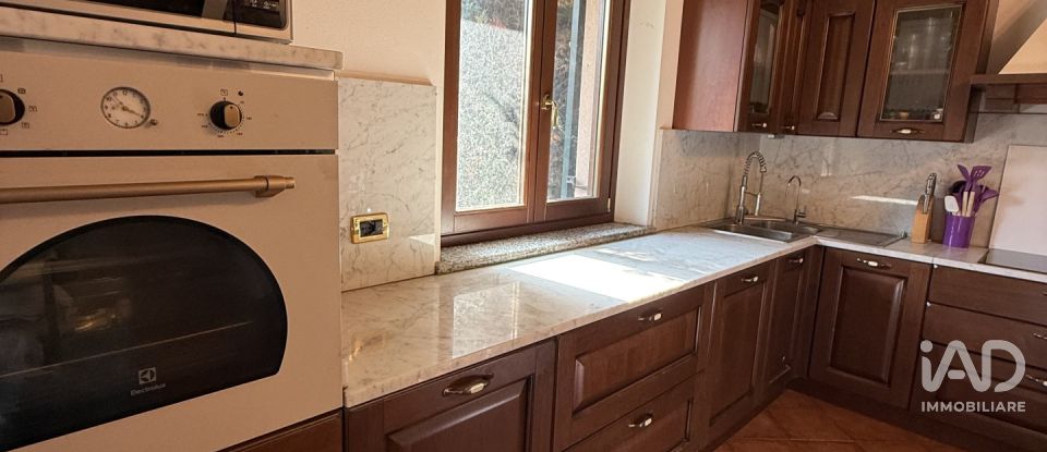 Villa Bifamiliare 3 locali di 157 m² in Vignole Borbera (15060)