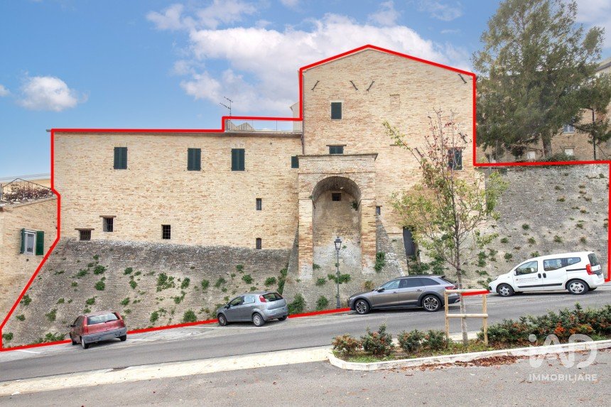 Block of flats in Mogliano (62010) of 543 m²