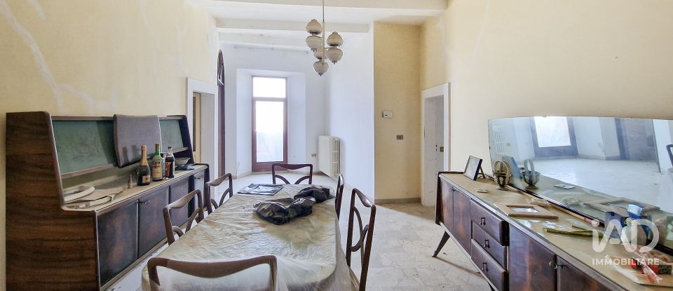 Block of flats in Mogliano (62010) of 543 m²