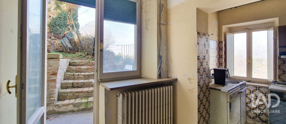 Block of flats in Mogliano (62010) of 543 m²