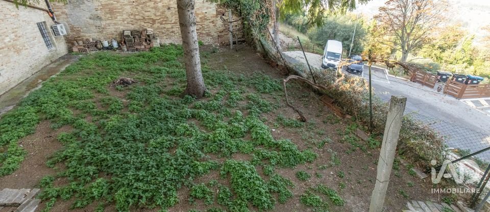 Block of flats in Mogliano (62010) of 543 m²