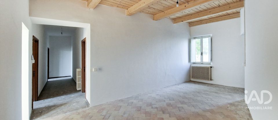 Block of flats in Mogliano (62010) of 543 m²