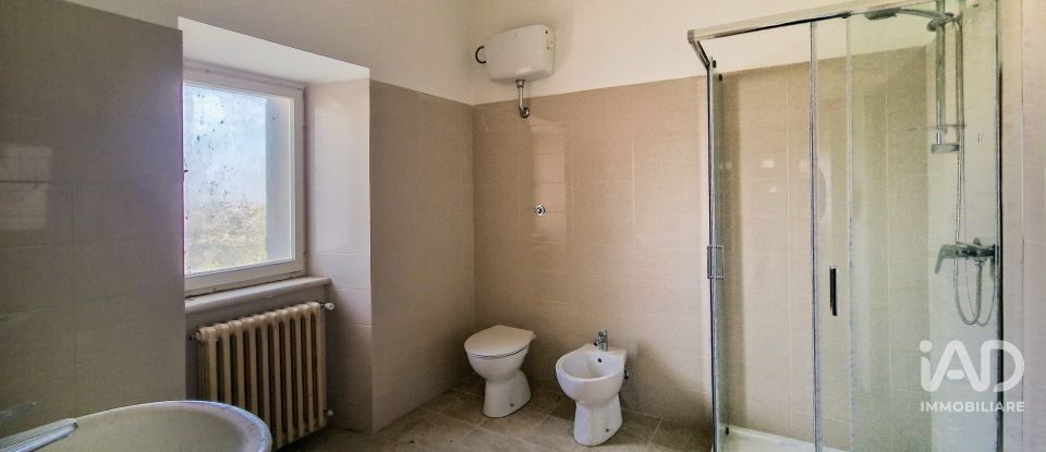 Block of flats in Mogliano (62010) of 543 m²